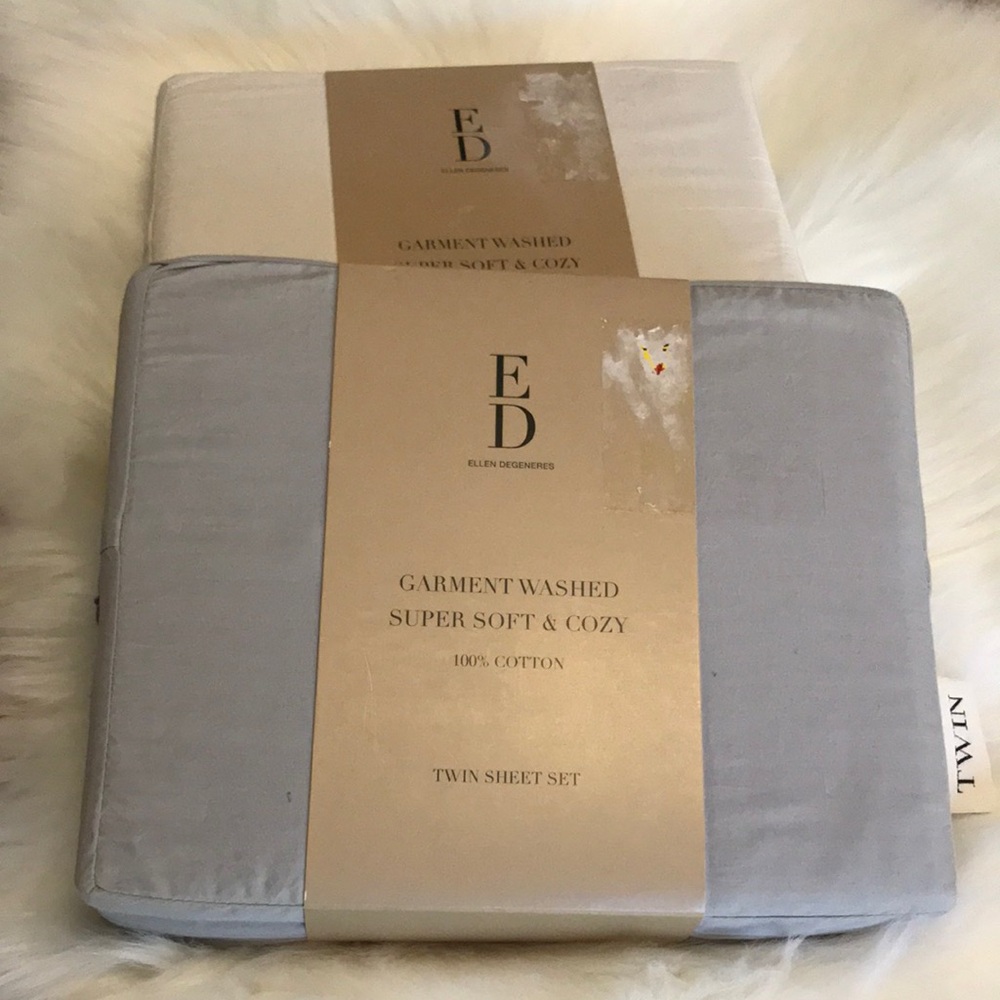 Ellen DeGeneres 2 Twin Sheet Set - 1 Gray and 1 off White